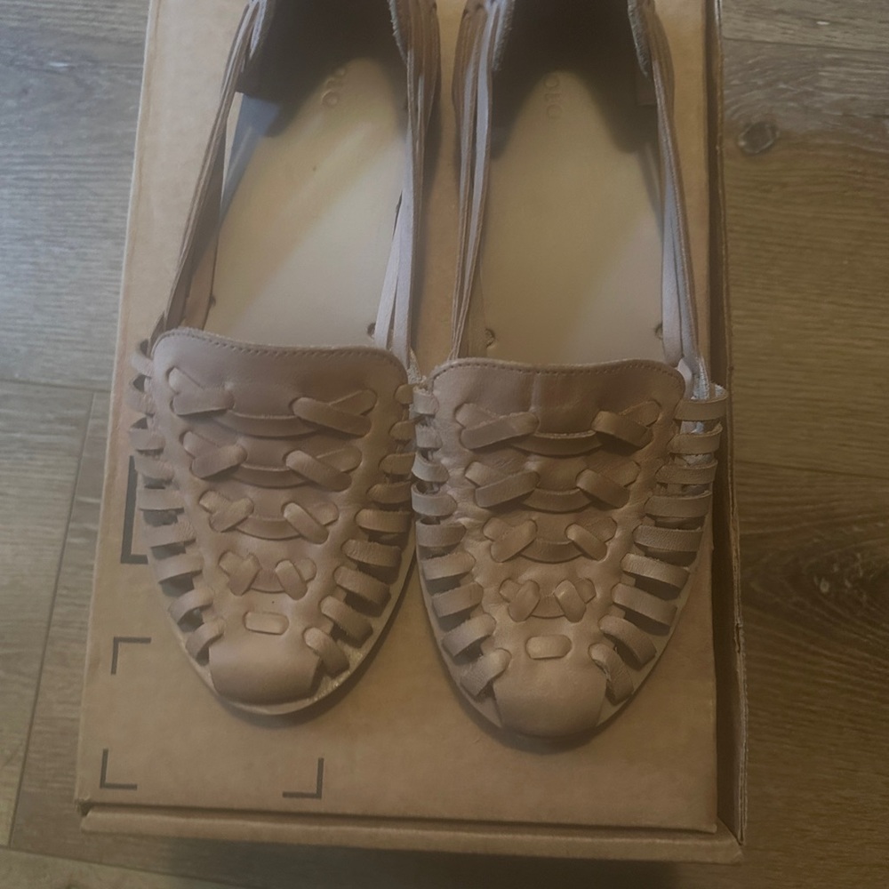 Nisolo Tan Leather Sandals with Intricate Woven Design
